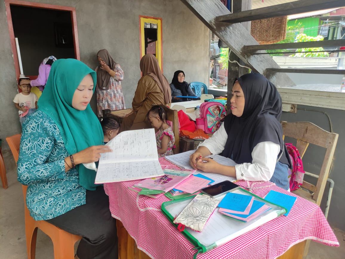 Melaksanakan Kegiatan Posyandu