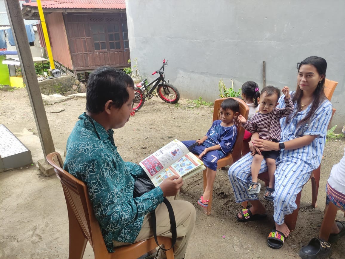 Melaksanakan Kegiatan Posyandu