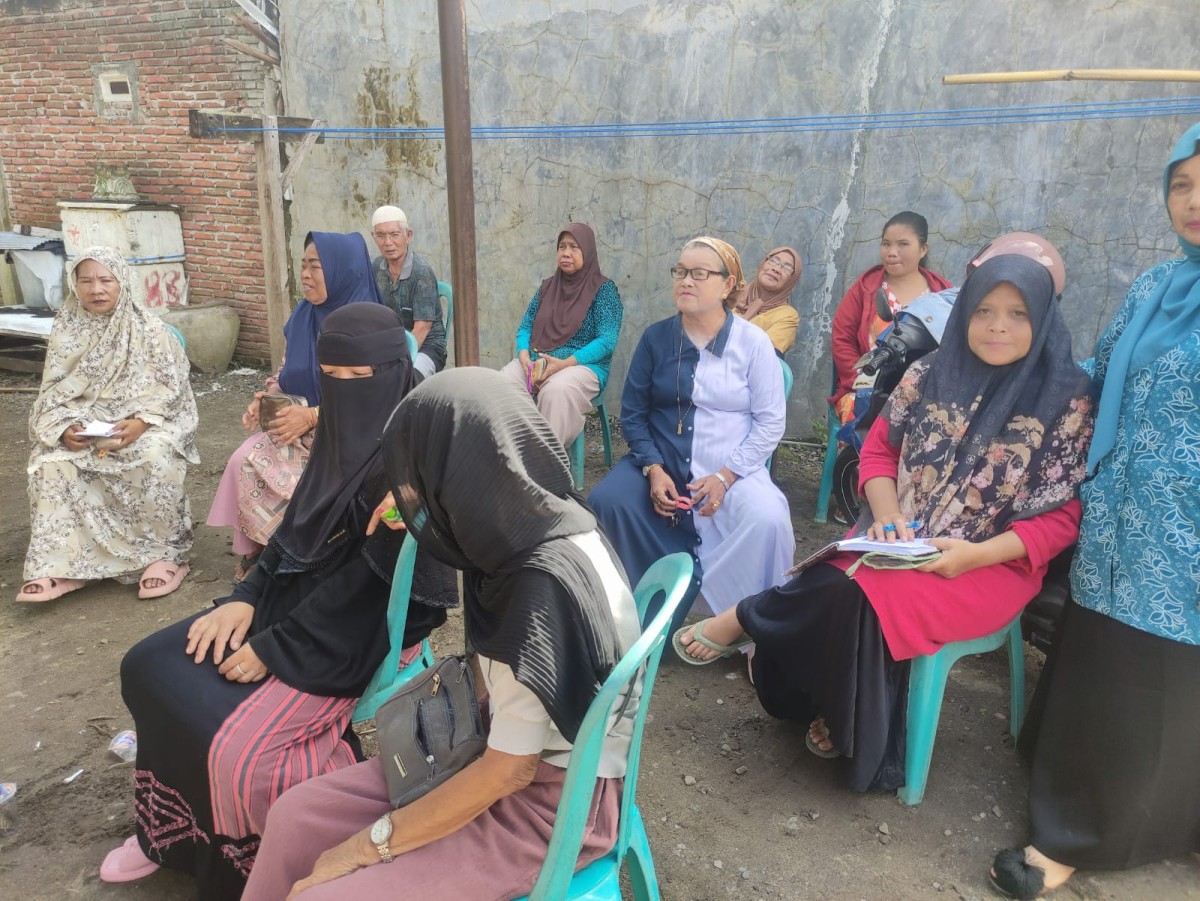 Mengikuti Call Centre 119 yang diselenggarakan oleh Nakes UPTD Puskesmas Lumpue, Lurah, Ketua TP. PKK Cappa Galung, Bidan Kelurahan, Pengurus Kamp. KB "Geddongnge" dan Warga Sekitar