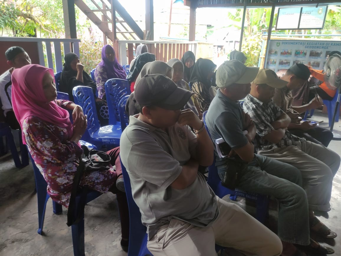 Mengikuti Workshop KKN Tematik UNHAS 115  oleh unsur Pemerintah Kec. Bacukiki Barat, Unsur Pemerintah Kelurahan Cappa Galung, Bhabinkamtibmas, babinsa, RT dan RW, KK Kartini, Kader Posyandu, Pengurus Kamp. KB "Geddongnge" dan Mahasiswa KKNT UNHAS 115