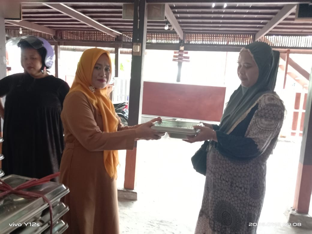 Melakukan Pemberian PMT Kategori B3