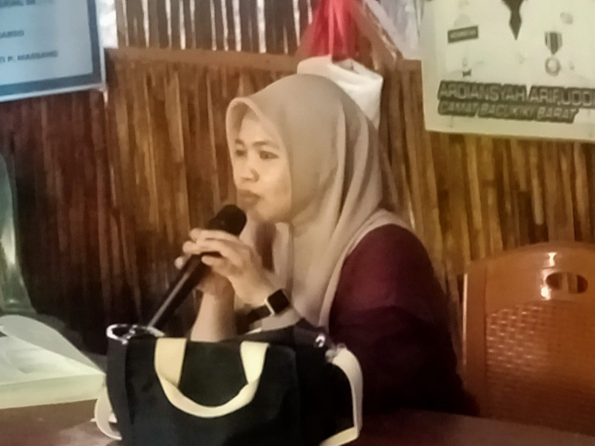 Melaksanakan Pertemuan Rutin PKH oleh Pendamping PKH, Kasi Kesra Kelurahan Cappa Galung, Pengurus Kamp. KB "Geddongnge" dan Penerima PKH