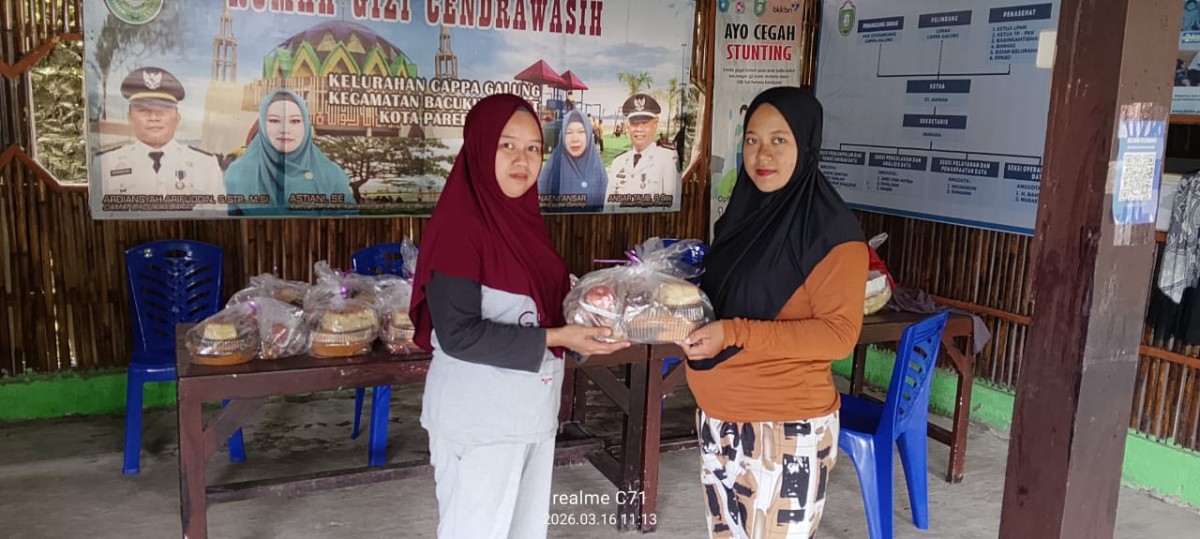Melakukan Pemberian PMT Kategori B3 oleh Penyuluh KB, Tim SPPG Cappa Galung, Pengurus Kamp. KB dan Sasaran Ibu Hamil