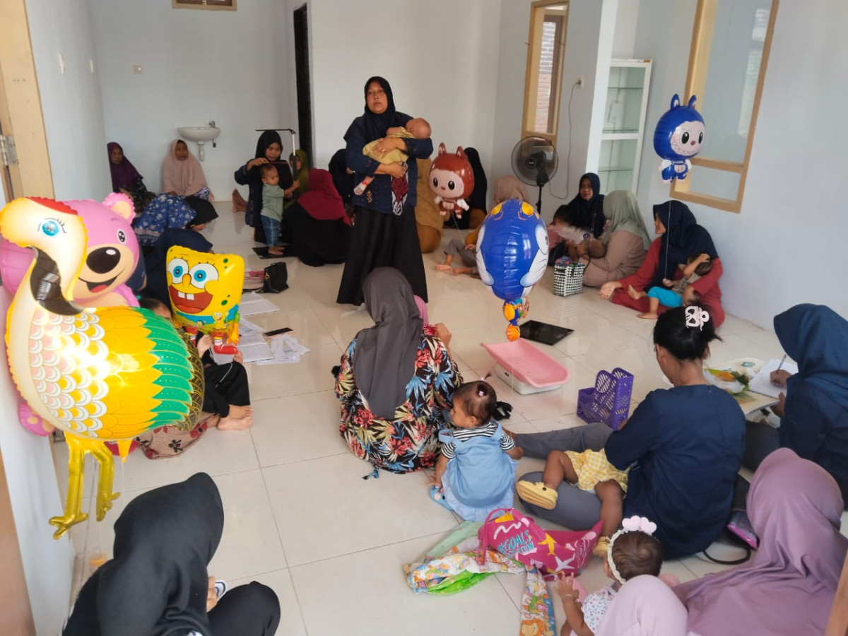 b. Melaksanakan Posyandu Aktif