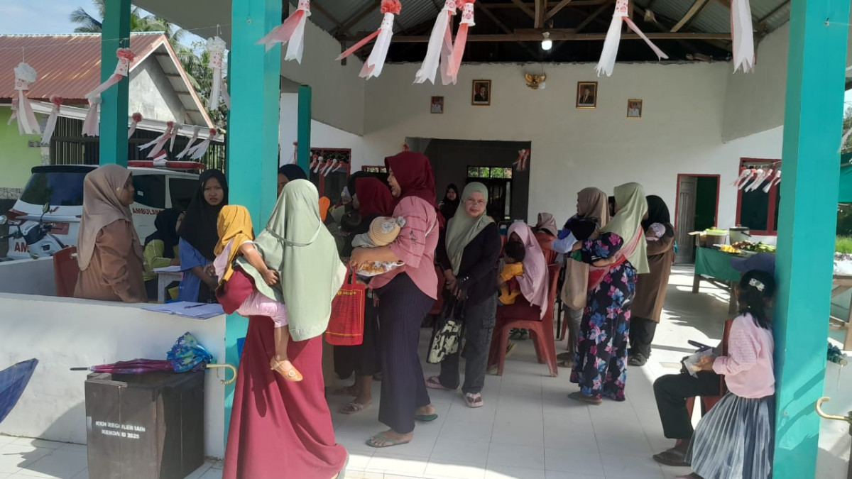Melaksanakan Posyandu Aktif