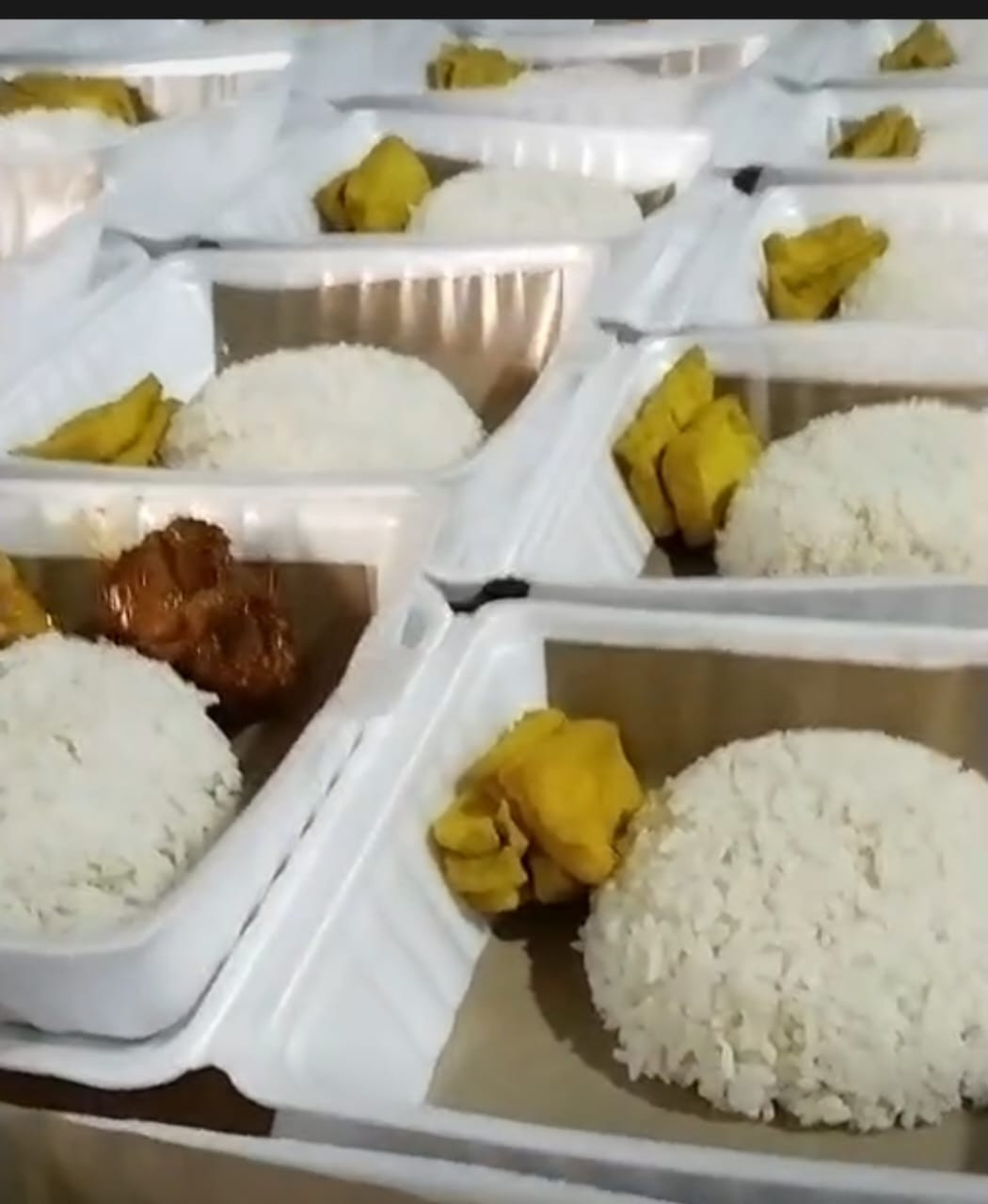 Dapur Sehat Atasi Stunting (DASHAT)