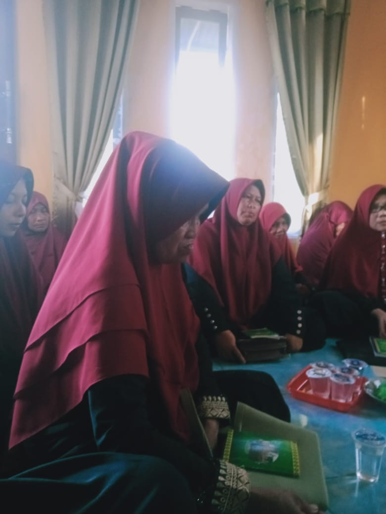 Pendidikan dan layanan Agama bagi keluarga dan masyarakat