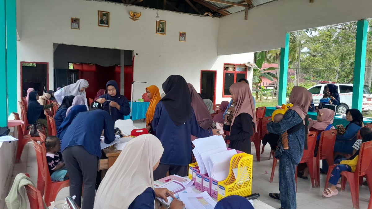Melaksanakan Posyandu Aktif