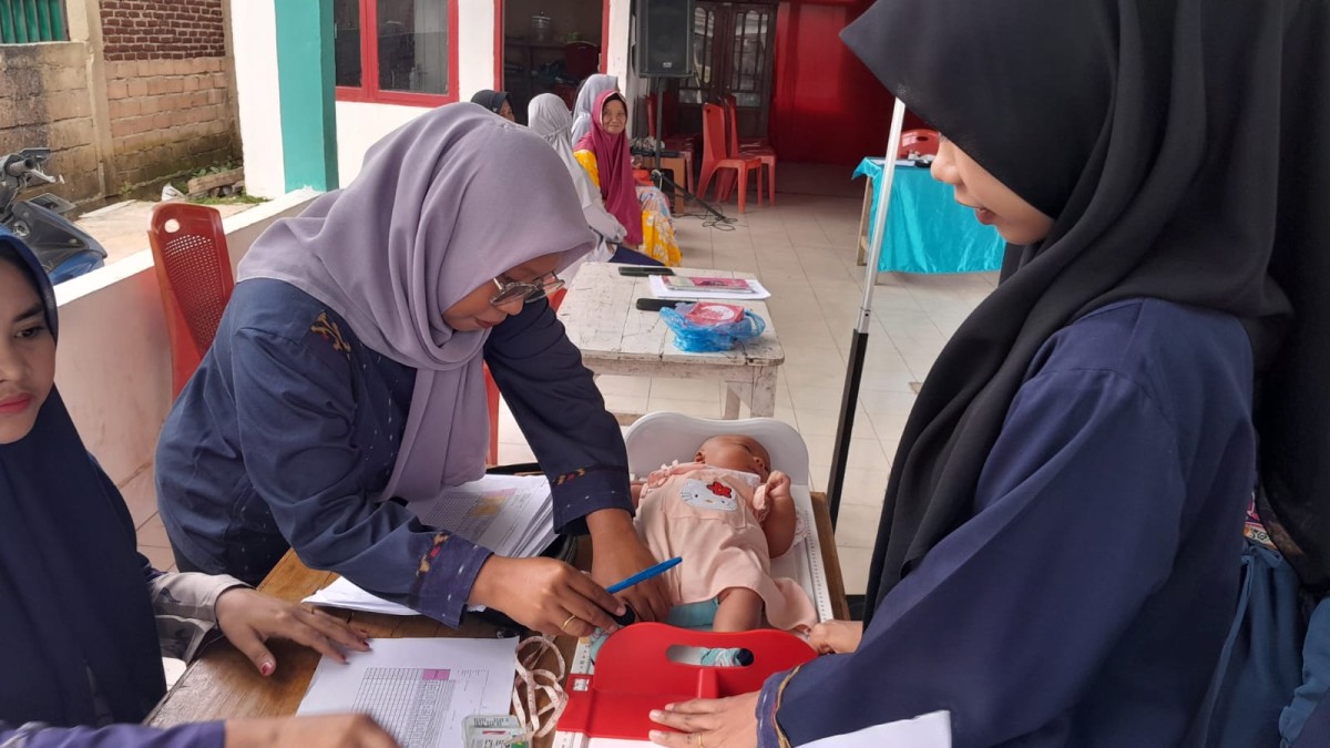 Pemantauan pertumbuhan dan perkembangan anak berusia di bawah lima tahun (balita).