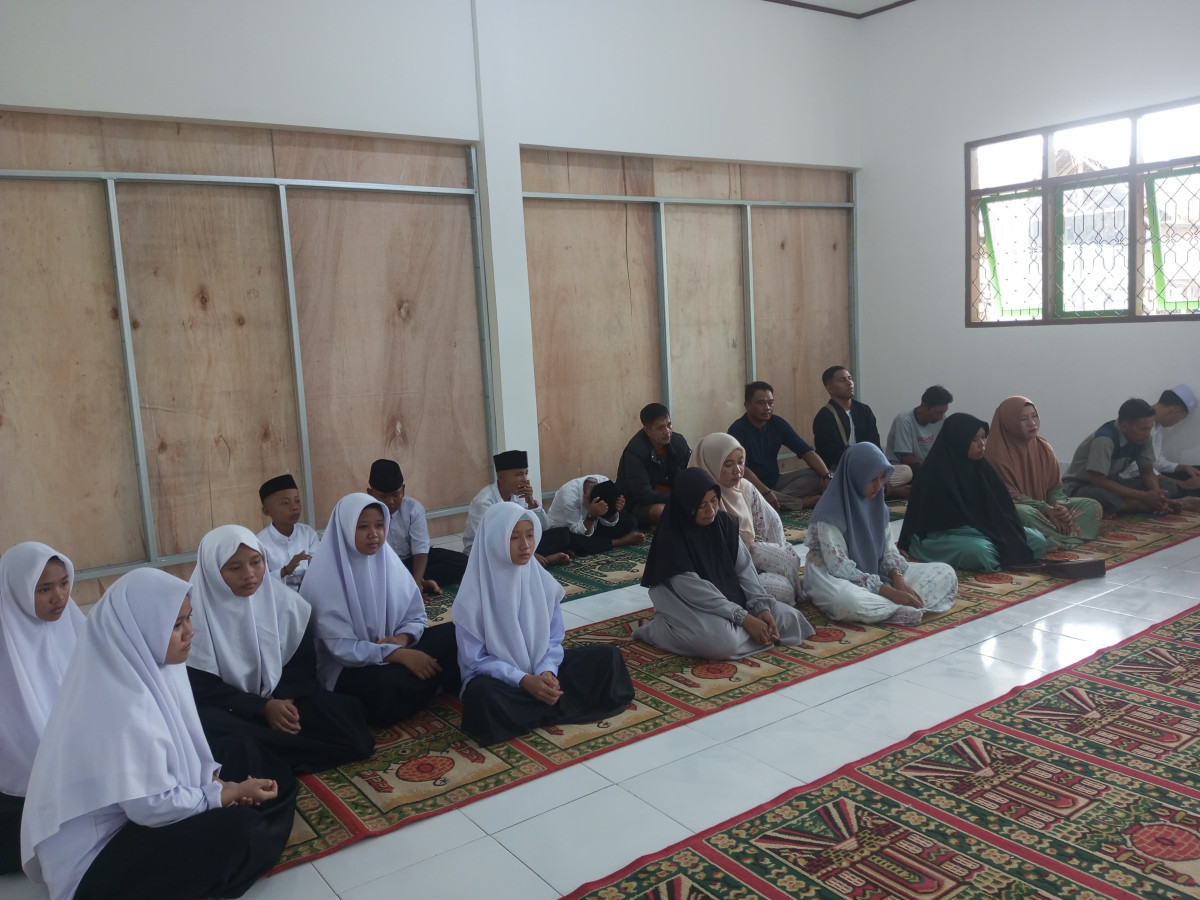 Bina Keluarga Remaja (BKR)