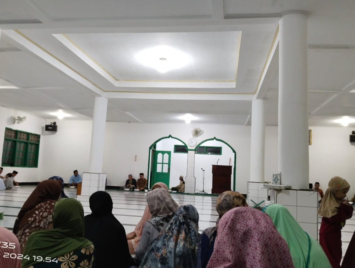 melakukan kegiatan pengajian