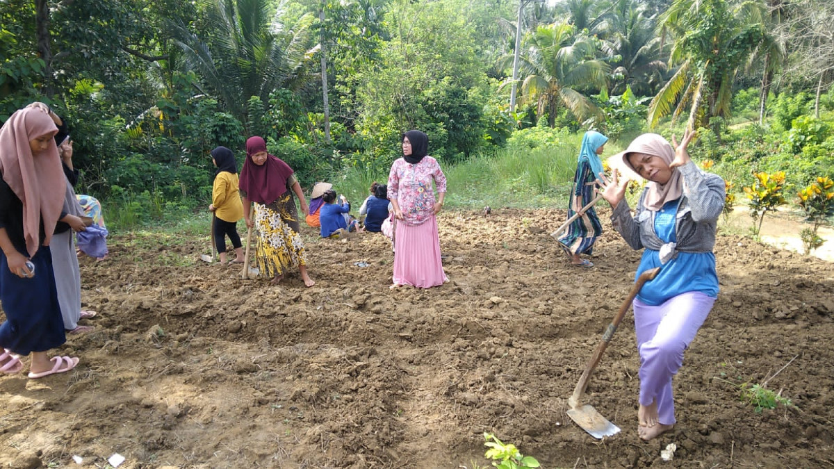 KEGIATAN KERJA BAKTI DASAWISMA DESA