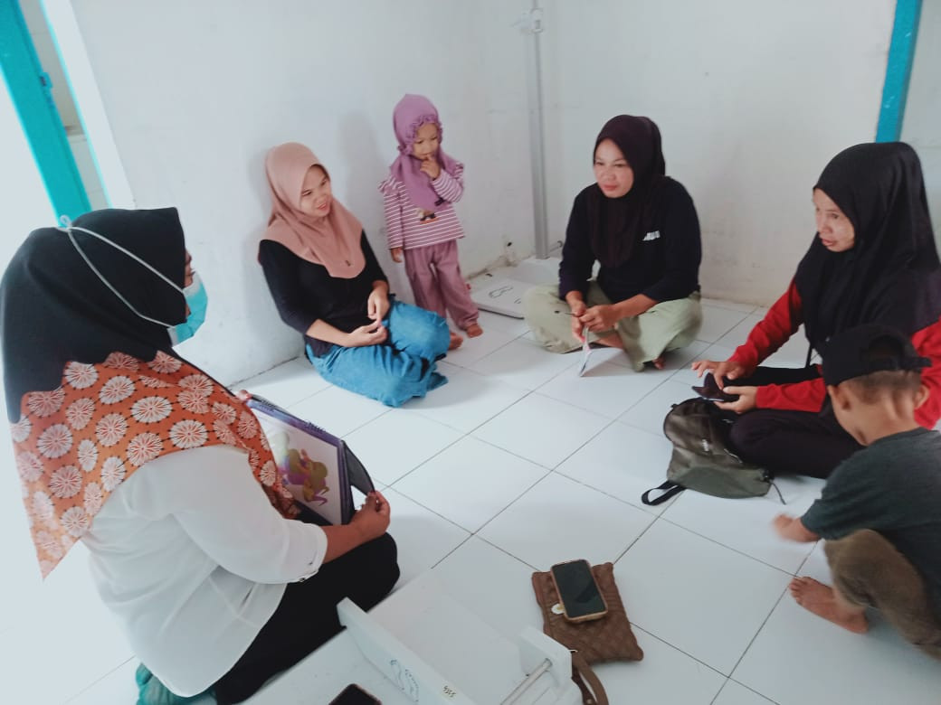 KEGIATAN PENYULUHAN KEPADA KADER LANSIA
