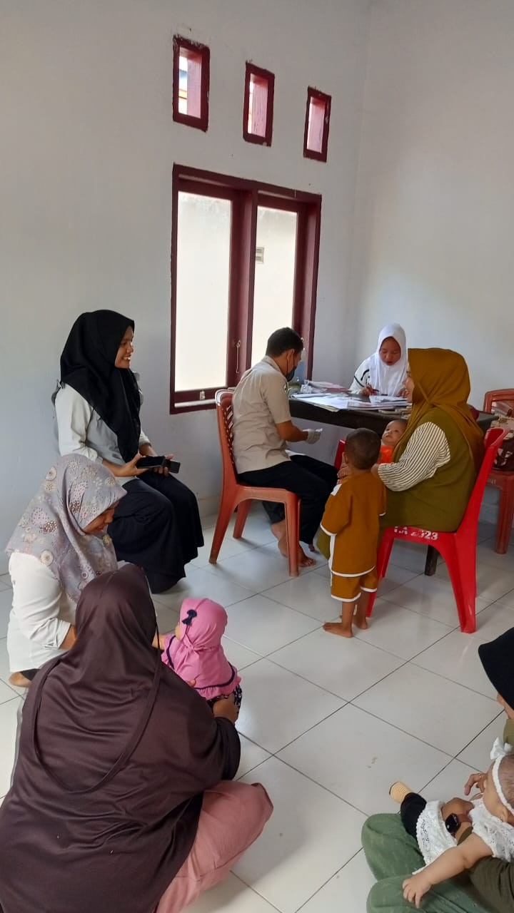 PEMBERIAN IMUNISASI KEPADA BALITA