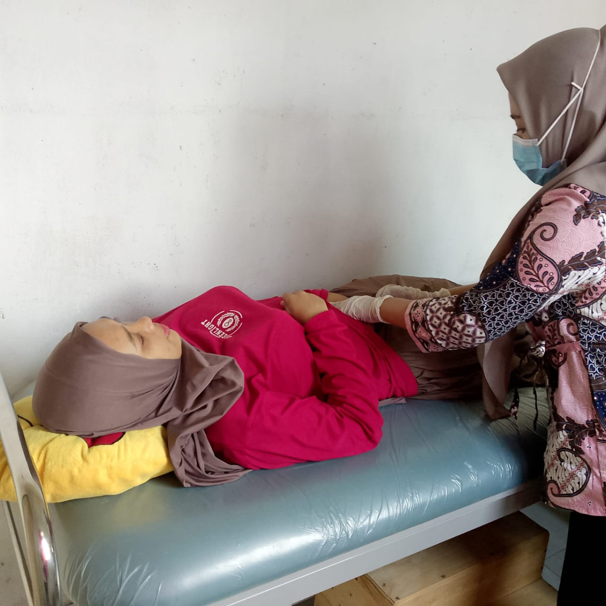 PEMERIKSAAN IBU HAMIL