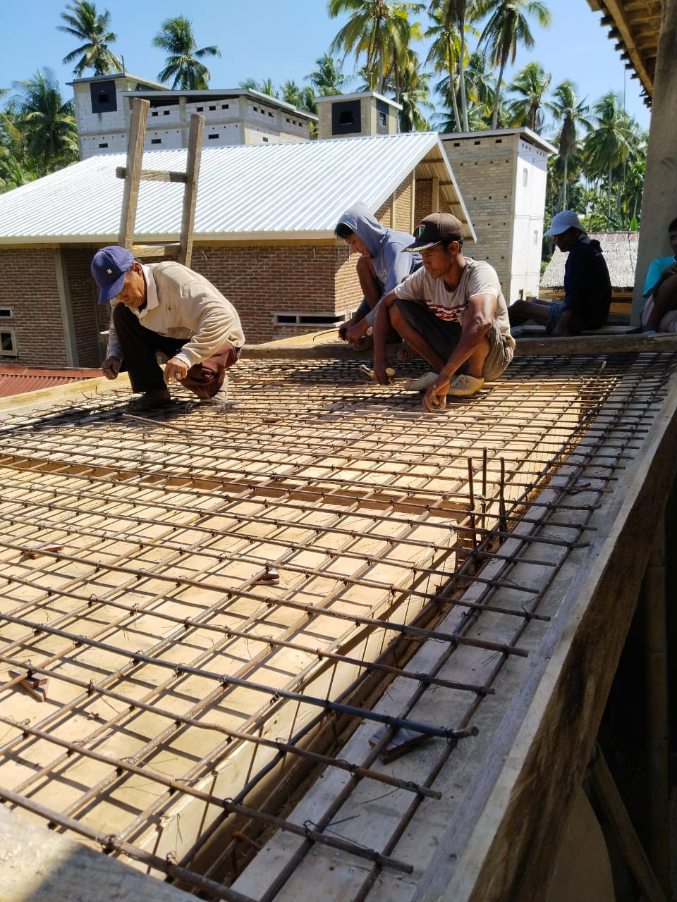 Kegiatan kerja bakti pembagunan mesjid