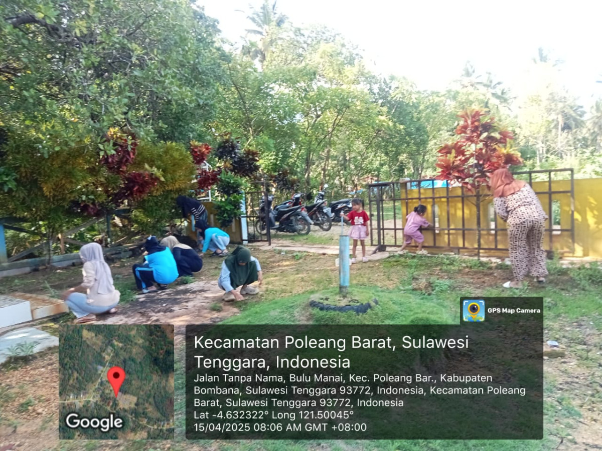 Pembersihan Halaman Polindes