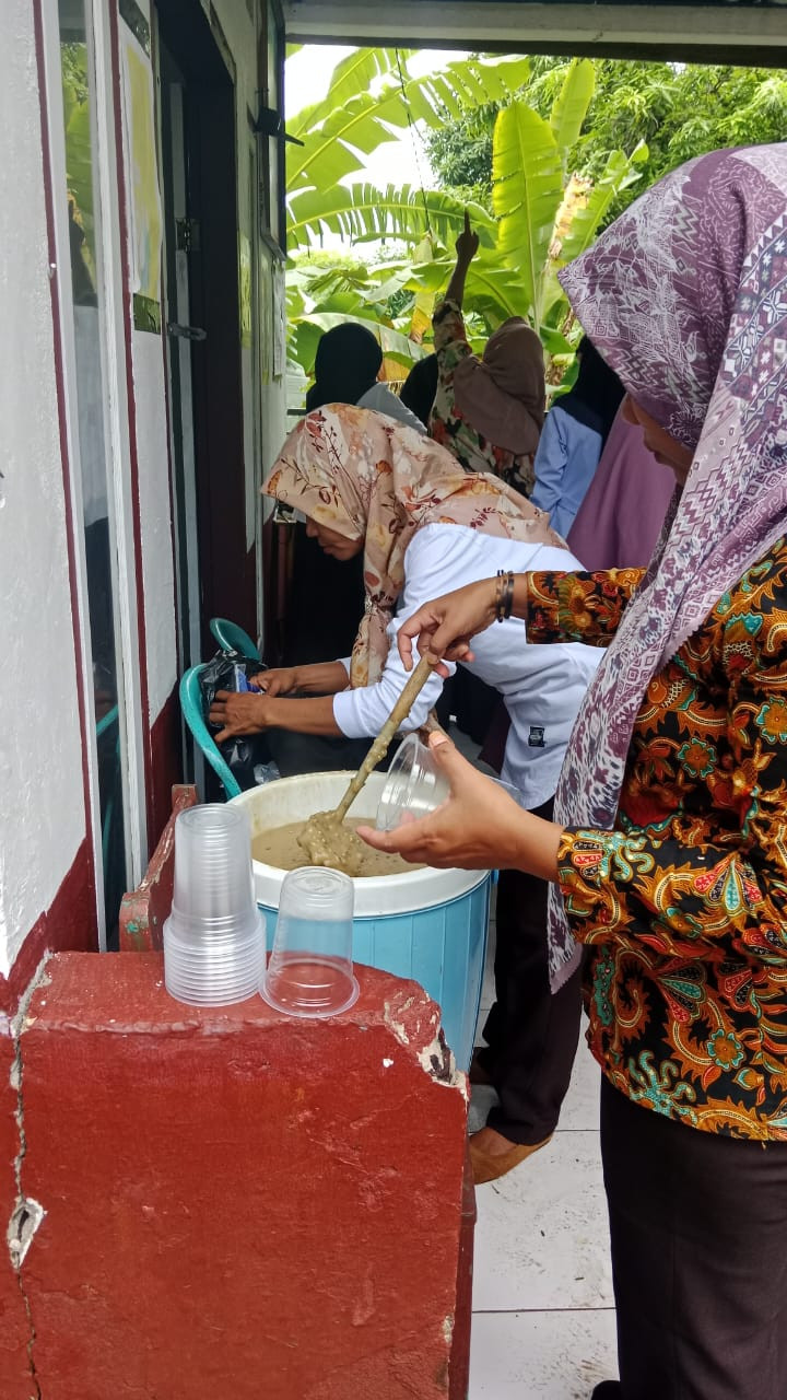 PEMBERIAN MAKANAN TAMBAHAN BALITA