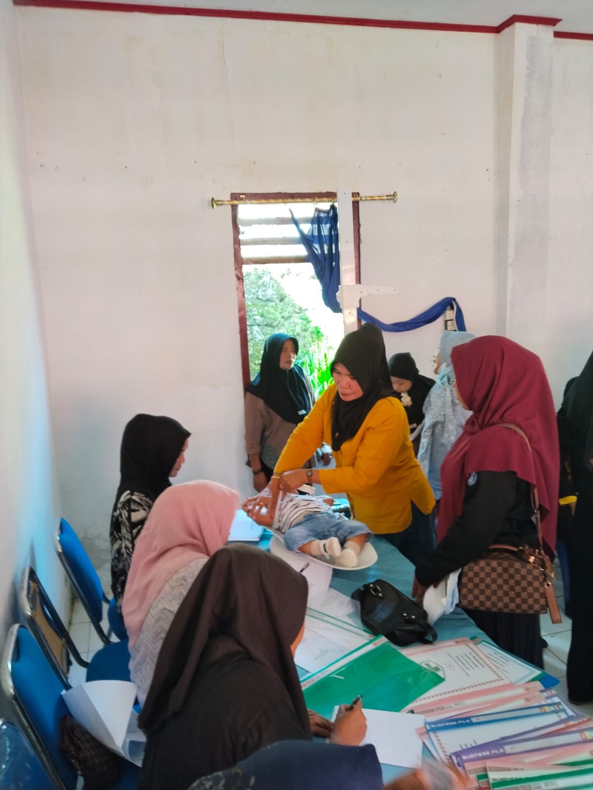 PENIMBANGAN BERAT BADAN PADA BALITA