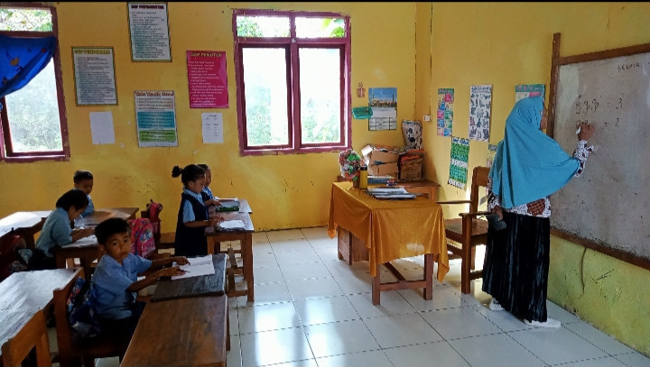 Belajar Berhitung dengan bantuan gambar di PAUD