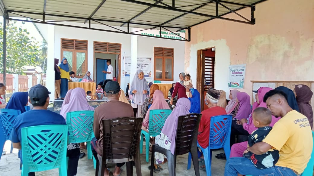 Penyuluhan Penerapan Pola Hidup Bersih dan Sehat  kepada Lansia dan Keluarga Lansia