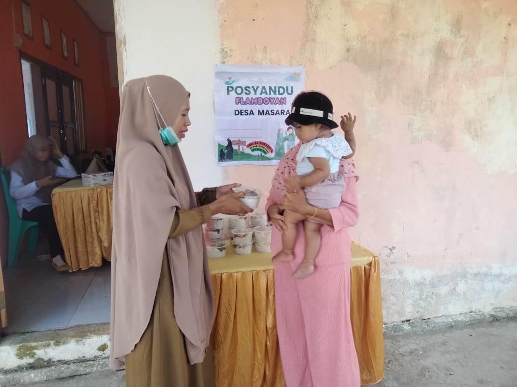 Pemberian Makanan Tambahan di Posyandu Balita