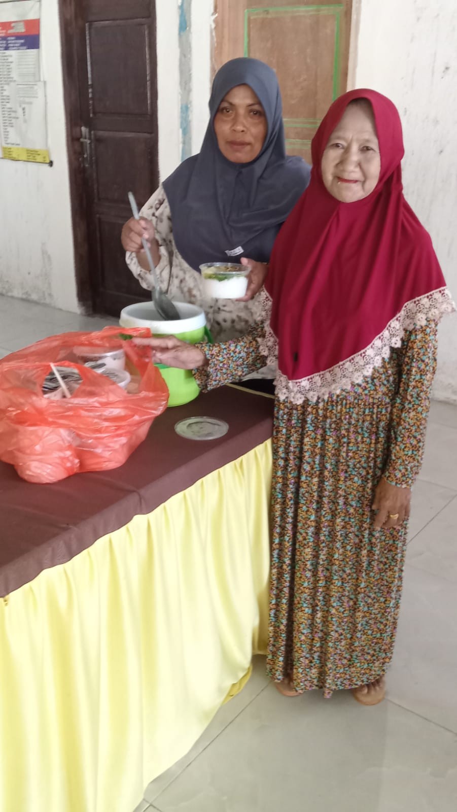 Pemberian Makanan Tambahan di Posyandu Lansia Bougenville Desa Masara