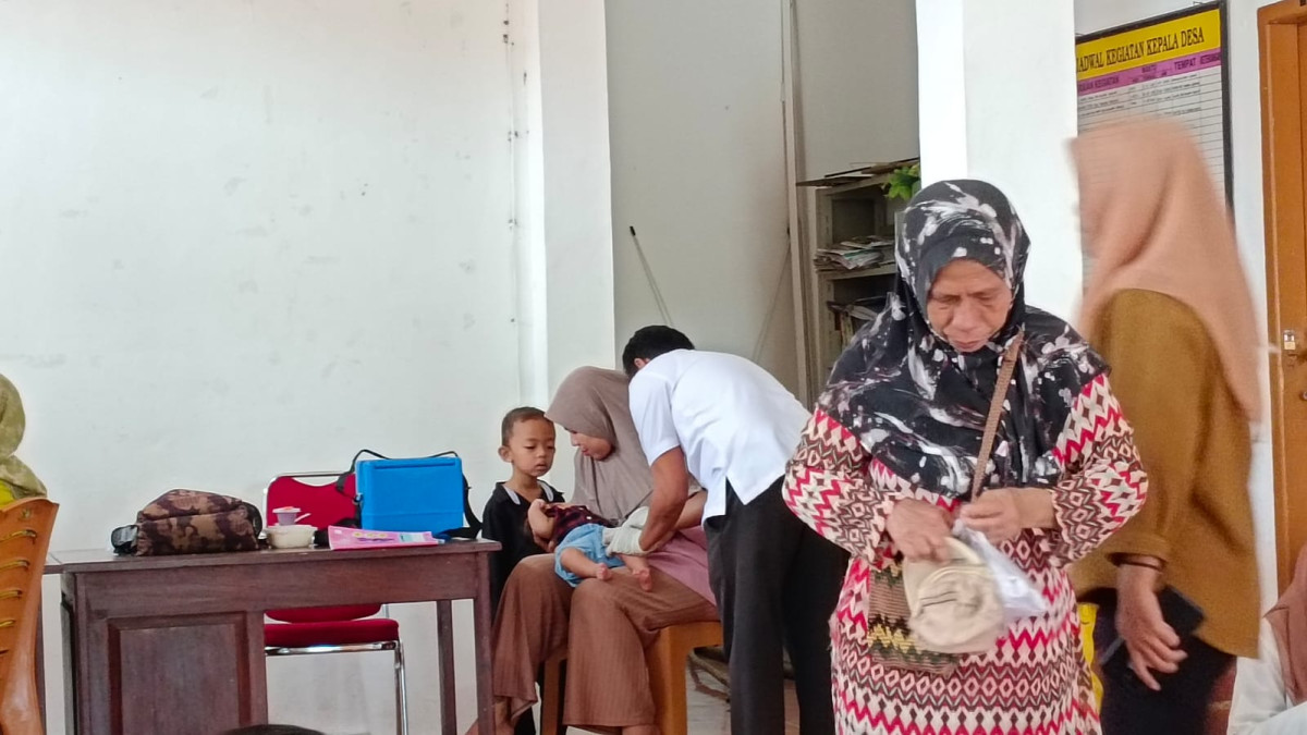 Pemberian Imunisasi kepada baduta dan balita