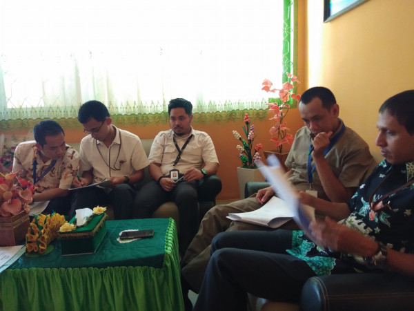 Mendampingi Tim Wasnal melakukan kunjungan kepada kelompok PIK R dan kelompok BKR