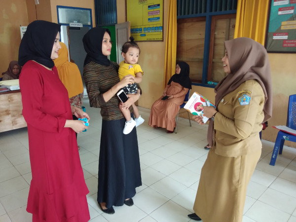 Kegiatan posyandu ekaligus KIE Perorangan