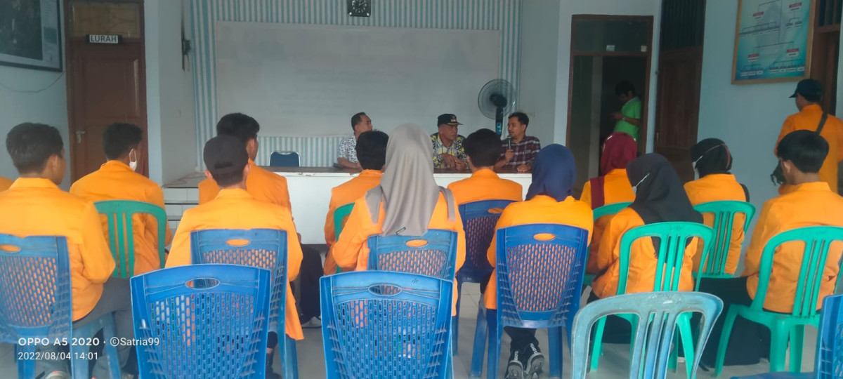 Lainnya/ penyerahan dan penerimaan mahasiswa peserta KKN UHO oleh Dekan fakultas farmasi kepada lurah mokoau