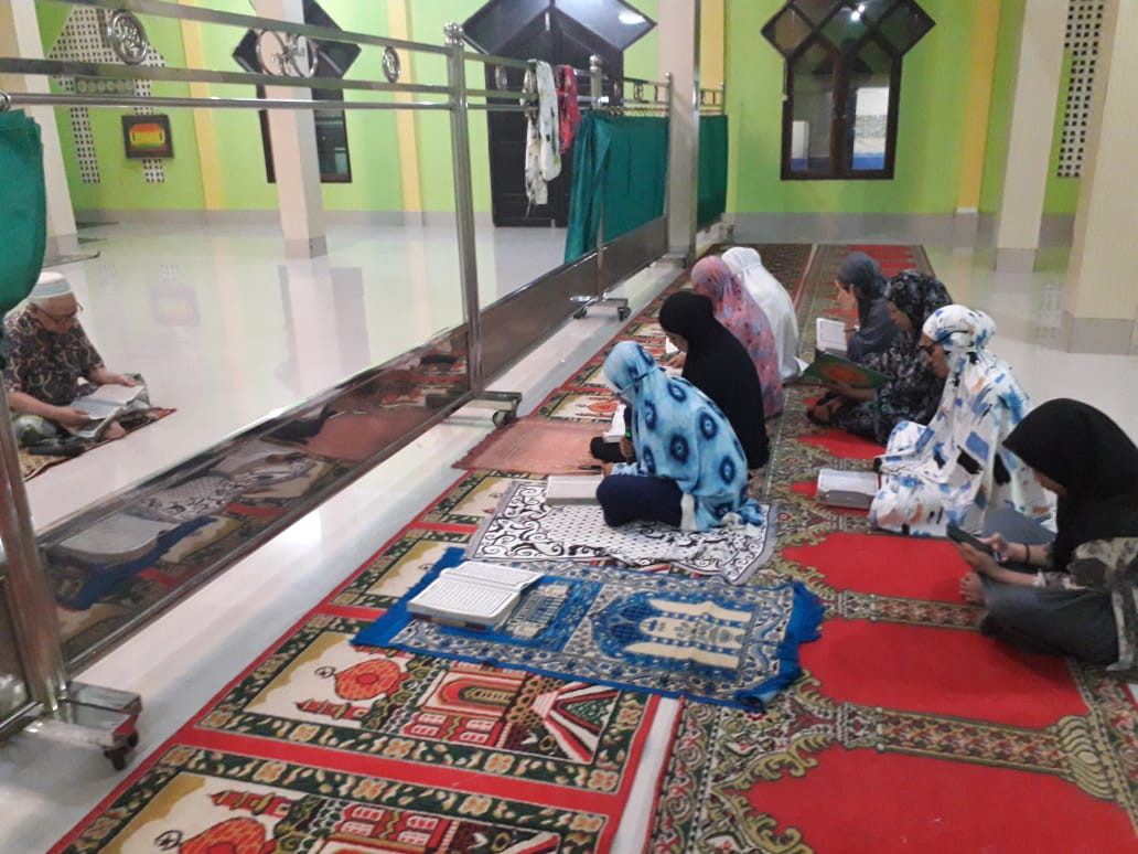 Pengajian rutin setiap malam jumat