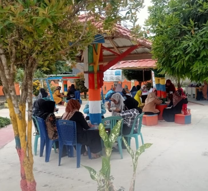 Pertemuan rutin PKK kelurahan Mokoau