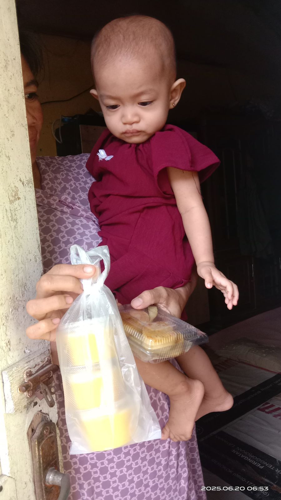 Pemberian Makanan Tambahan (PMT) kepada Sasaran Stunting