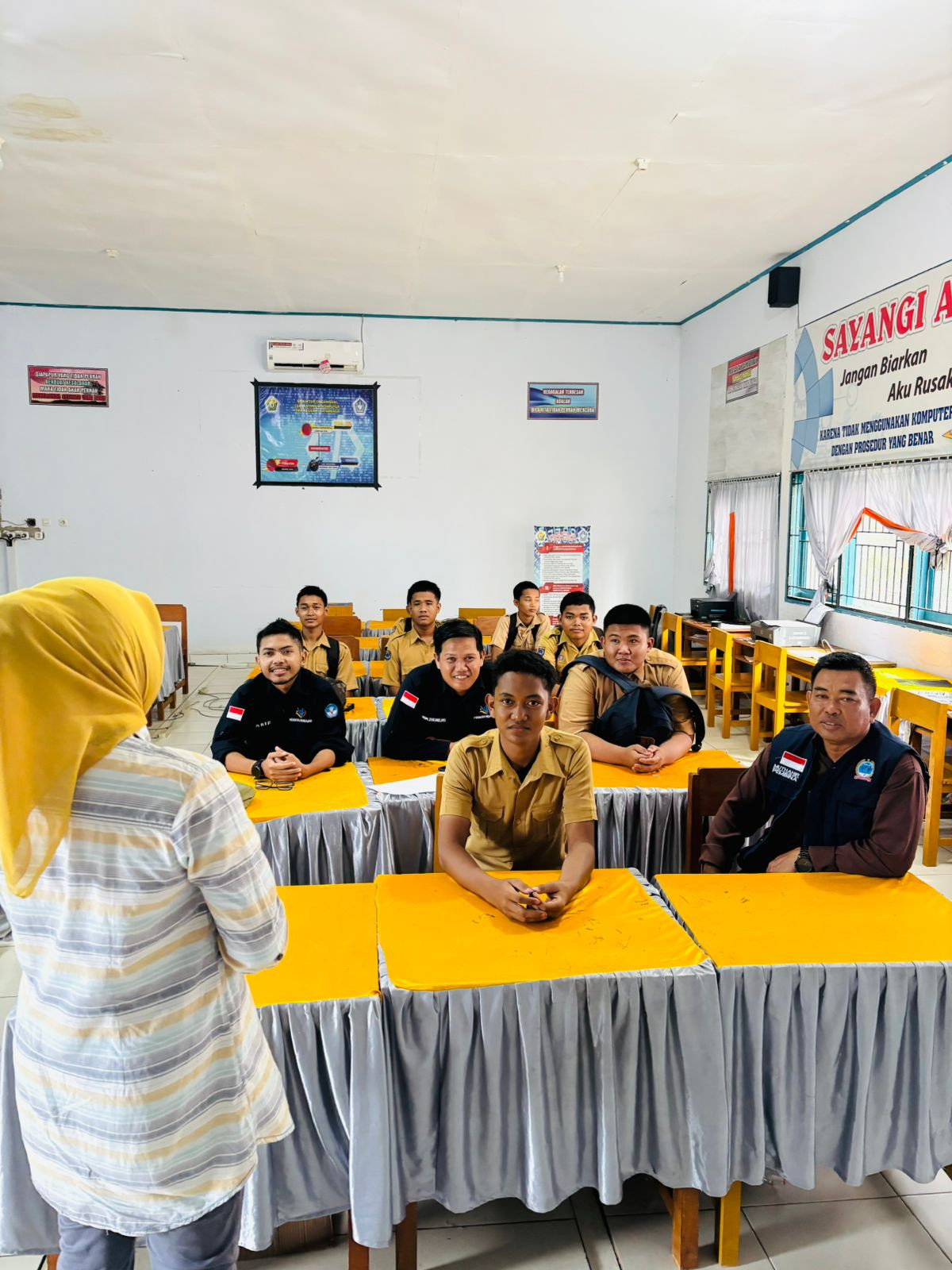 Kegiatan Gerakan Ayah Teladan Indonesia ( GATI ) Sebaya di SMAN10 Kendari kel. Mokoau pembinaan Pik Remaja