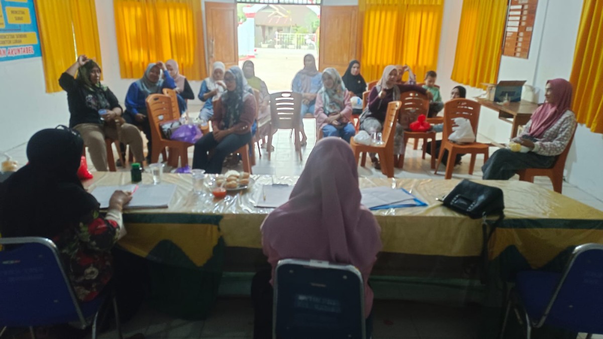 Kegiatan Arisan PKK Kelurahan Mokoau