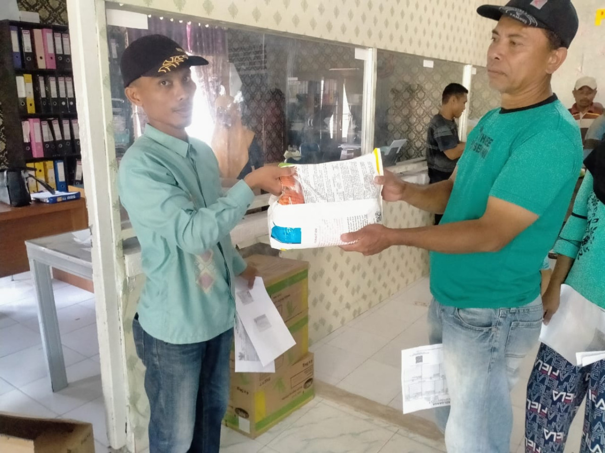 Penyerahan Bantuan Bibit jagung