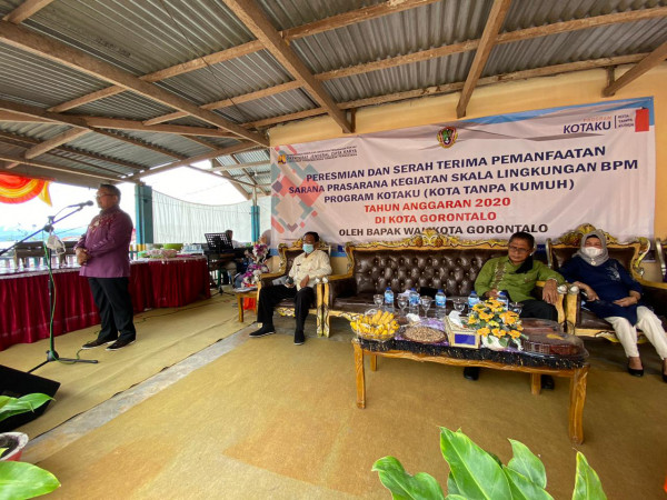 PERESMIAN DAN SERAH TERIMA PEMANFAATAN SARANA DAN PRASARANA KEGIATAN SKALA LINGKUNGAN BPM PROGRAM KOTAKU (Kota Tanpa Kumuh)Tahun Anggaran 2020 Oleh Bapak Walikota Gorontalo