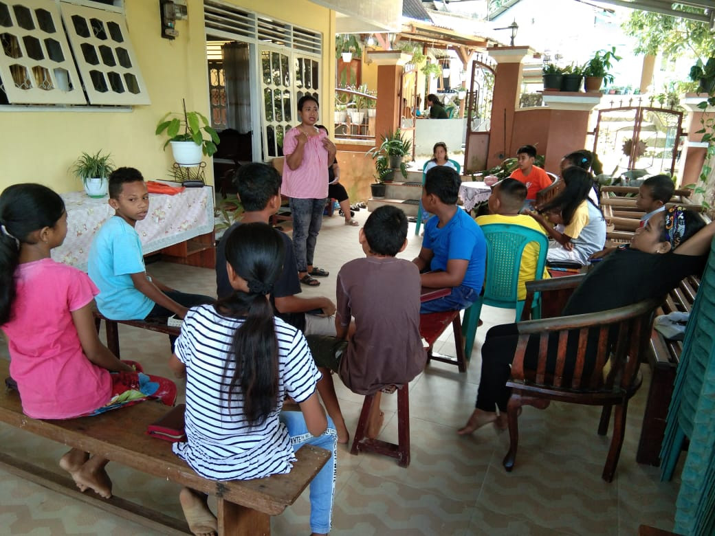 Bacarita Dengan Remaja PIK R tentang pentingnya menjaga kesehatan reproduksi