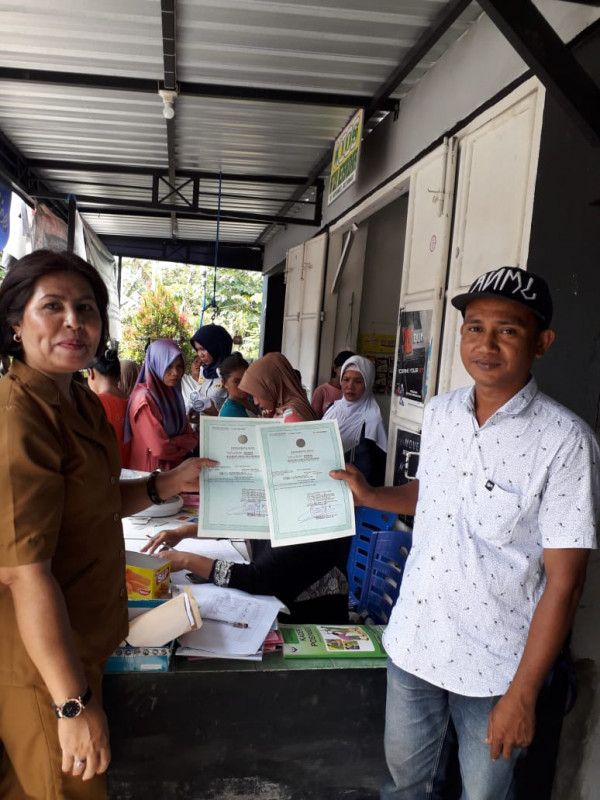 Penyerahan Akte Kelahiran Gratis 